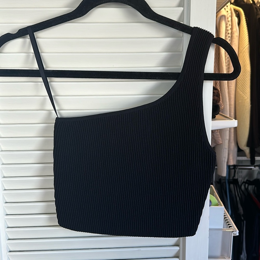 Aritzia Babaton one shoulder top